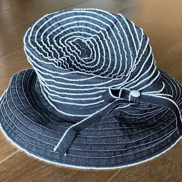 Chapeau protège soleil noir et blanc ajustable - Picture 1 of 7